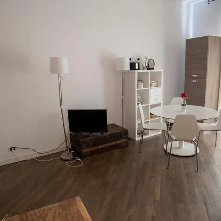 Renovated Flat Near Duomo - Lamarmora Daire Milano