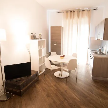 Renovated Flat Near Duomo - Lamarmora Daire Milano