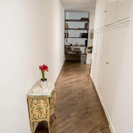 Renovated Flat Near Duomo - Lamarmora 아파트 *