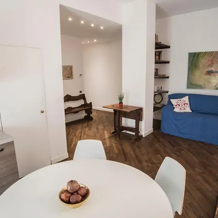 Renovated Flat Near Duomo - Lamarmora 밀라노
